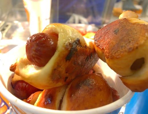 mininpretzel dogs