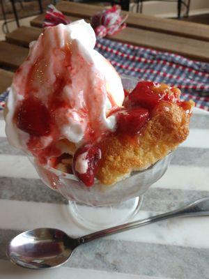 MAMAW'S Strawberry Shortcake with Vanilla Ice Cream