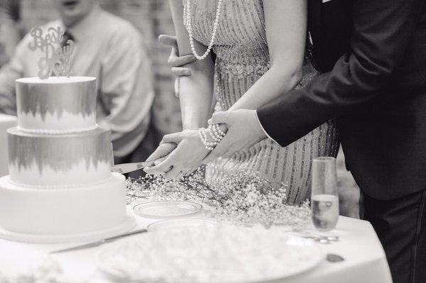 Cutting our gorgeous cake!