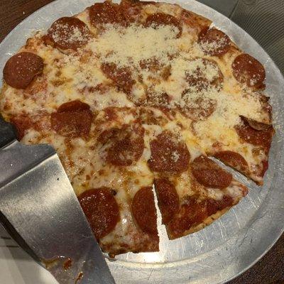 Pepperoni pizza thin crust