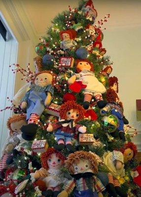 Raggedy Ann and Andy Christmas Tree