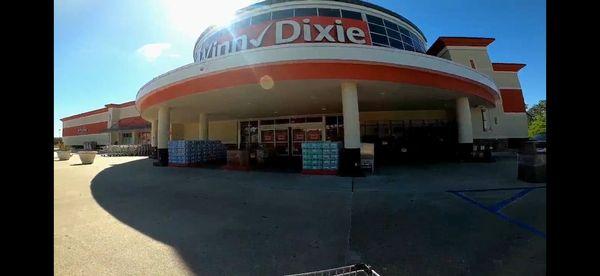 WINN-DIXIE IN THE AFTERNOON