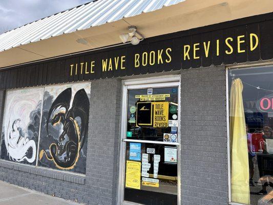 Title Wave Books