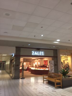 Zales -- Colonial Park Mall : 4600 Jonestown Road / Route 22, Harrisburg                 Storefront