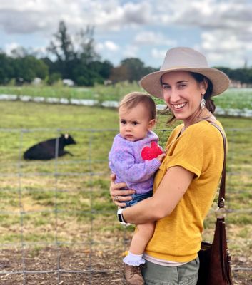 Doula Belle and her daughter.