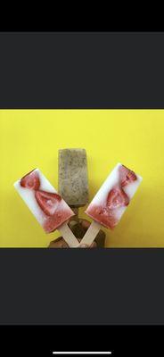 Water based burracha fruit ice pop ( middle ) milk based creme and strawberry pop.