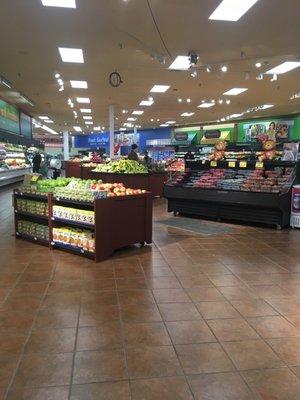 Price Chopper Middletown NY. Older store, fairly clean, not the best.