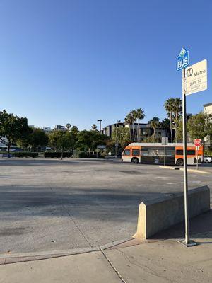 757 Santa Clarita Bus Stop (Bay 14)