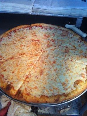 Cheese pizza pie