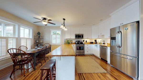 2 kitchens and living areas that mirror themselves