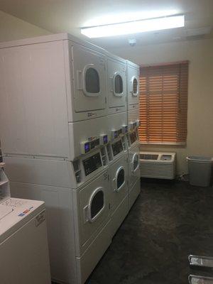 Nice laundry facility, plenty of dryers