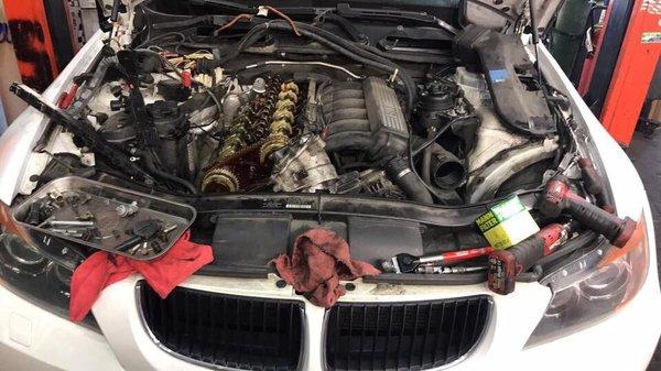 Thi bmw 330 changing a valve cover gasket