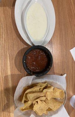 Queso, chips and salsa