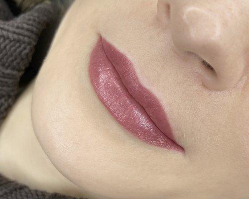 Permanent lips makeup