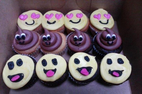 emoji cupcakes