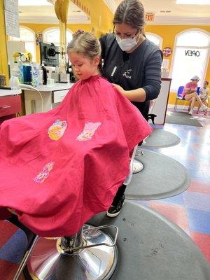 Curly girl haircut with Jessica.