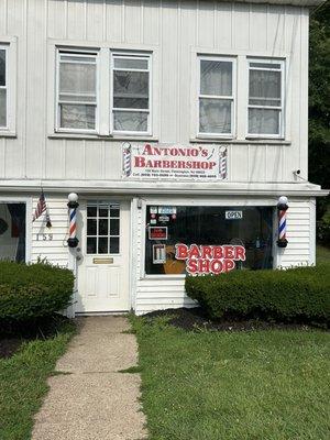 Antonio’s Barbershop