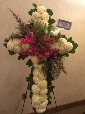 My Best Friend of over 30 years recently lost her MM.  Wendy's flowers made a beautiful memorial cross of flowers in her honor.