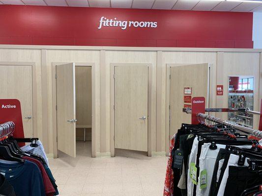 Four fitting rooms for females