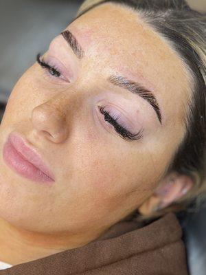 Brow Lamination & Tint