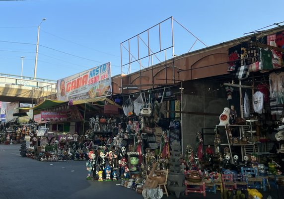 Vendors at the border