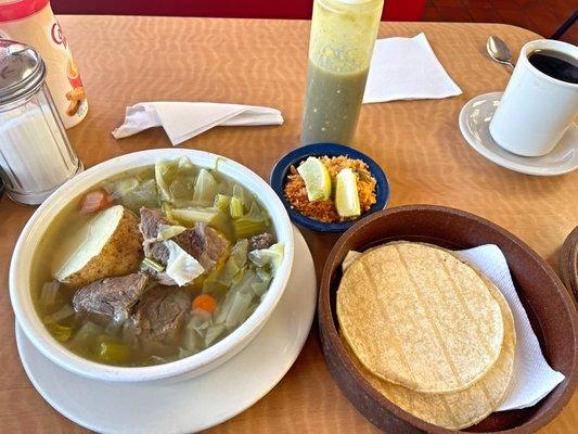 Caldo de Res