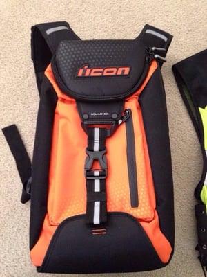 Icon Squad 3 bag lots of space! Small dimensions, pack a laptop, gloves, jacket inside.