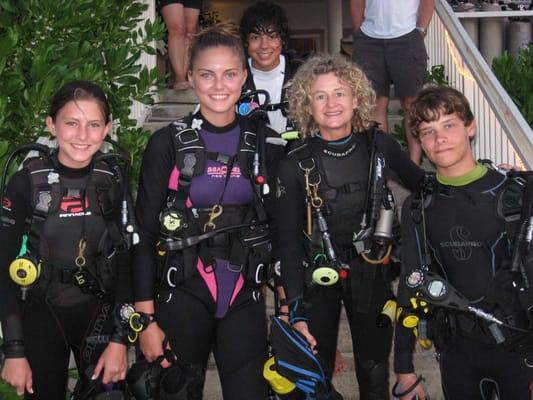 A Great Family Pre-Dive Picture!