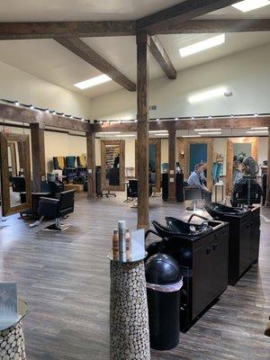 Salon Addison Davis