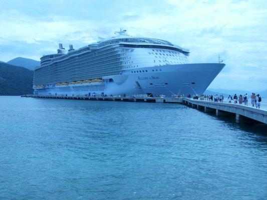 Allure of the Seas docked in Roatan