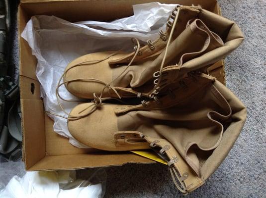 390 desert 9 wide combat boots ($115.00)