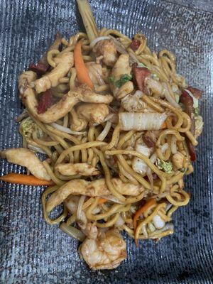 Chicken lo mein