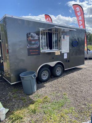 Best food truck around East Texas! Great wings and burgers! Can't forget those loaded fries! Thanks guys enjoyed everything!