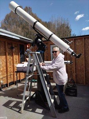 Me and the Missus preparing our backyard telescope for Eclipse 2024.