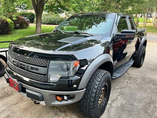 2013 FORD Raptor .. looks showroom ready