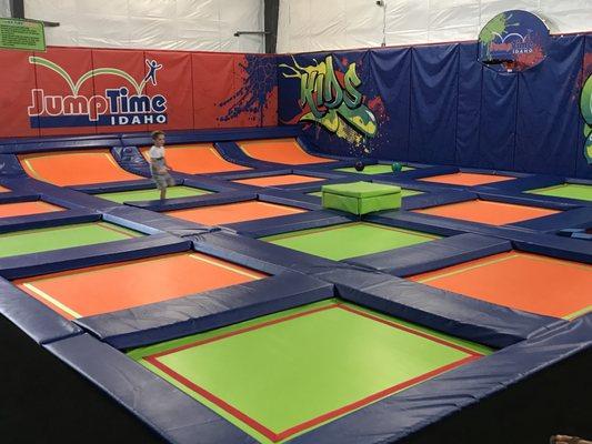 Junior section trampoline (6 and under)