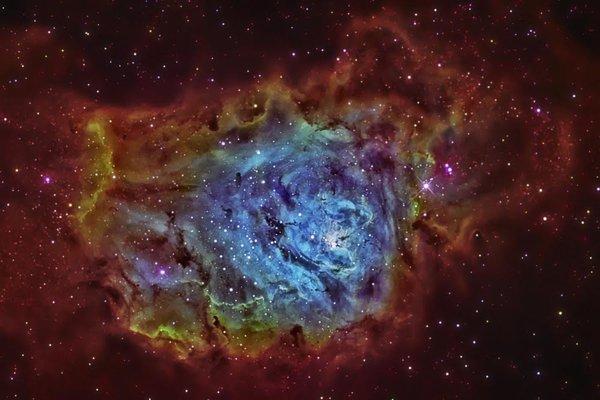 Lagoon Nebula - Bloomin' Lagoon ! This massive gas cloud is a bright hour-glass stellar nurrsery