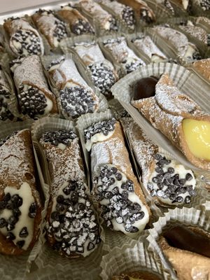 Homemade Cannolis