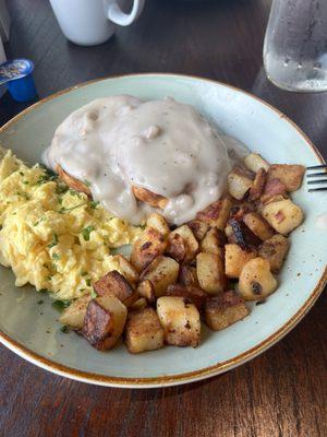 Biscuit and turkey gravy plate