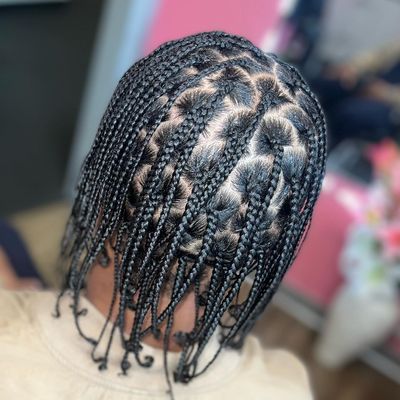 Natural box braids free part