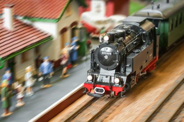 Len's Train & Custom Diecast Shop