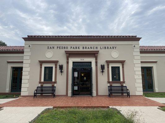 San Pedro Branch Library