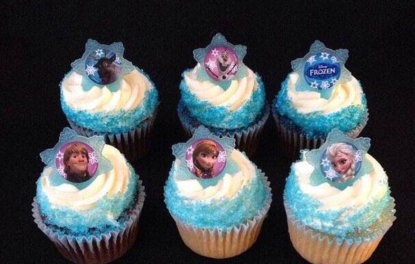 Frozen theme chocolate and vanilla cupcakes.