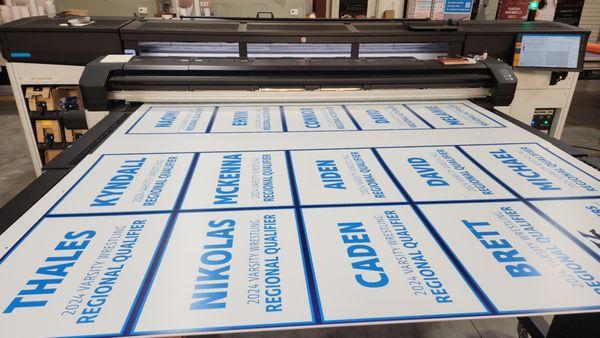 Make awesome yard signs with our large format printing.