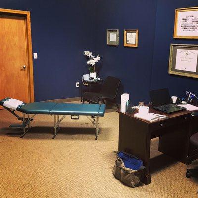 Dorr Chiropractic adjusting room