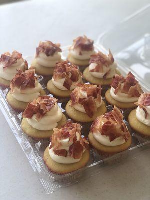 Maple Bacon Cupcakes