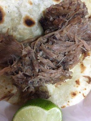 Tacos de barbacoa de borrega