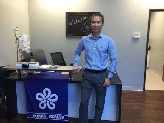 Founder of Ochna Health, Dr. Nguyen was voted an Austin Top Doctor in 2019 and 2020. He is fluent in Vietnamese.