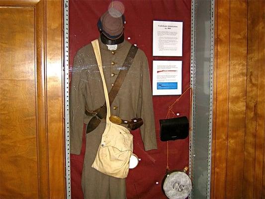 Confederate soldiers uniform (3rd floor)