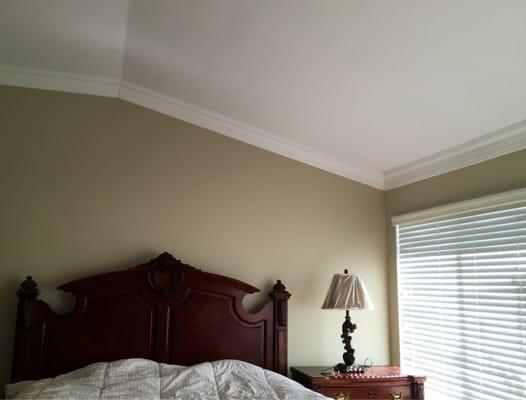 Ceiling + wall + molding~ beautiful!